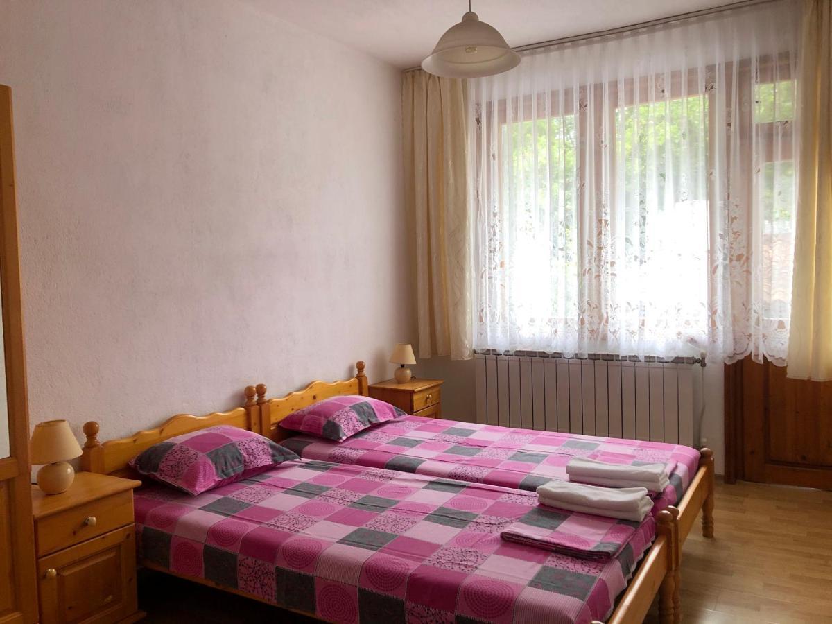 "Калоянови" Hotel Tsarevo Buitenkant foto