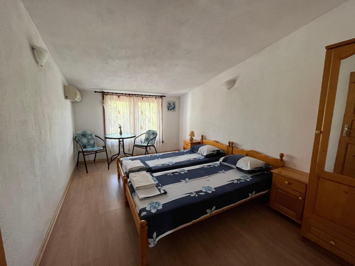 "Калоянови" Hotel Tsarevo Buitenkant foto